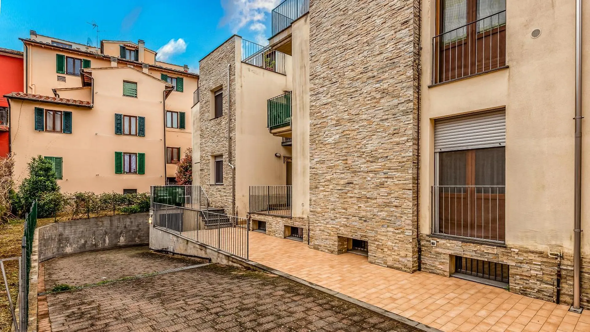 Hostly-San Giuliano Suite-Between Pisa And Lucca San Giuliano Terme Italy