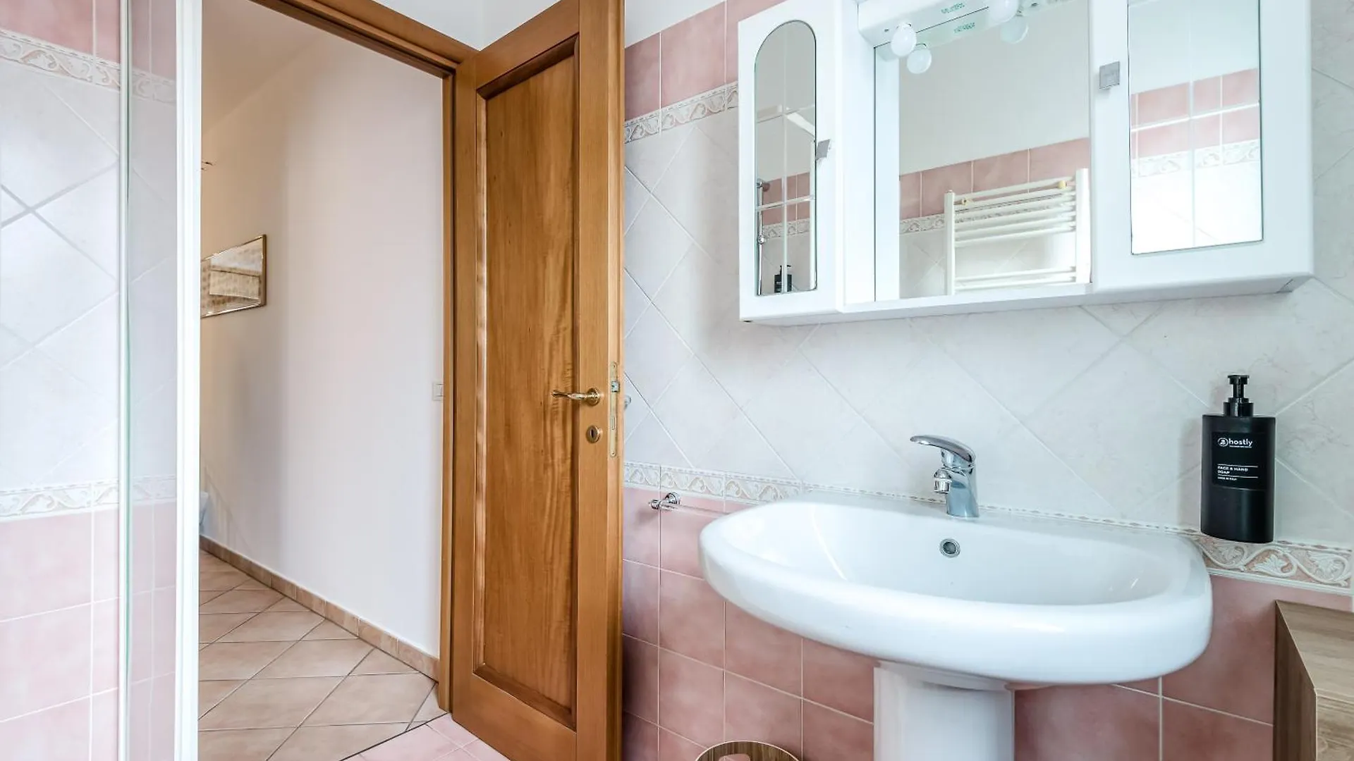 Hostly-San Giuliano Suite-Between Pisa And Lucca San Giuliano Terme Apartment